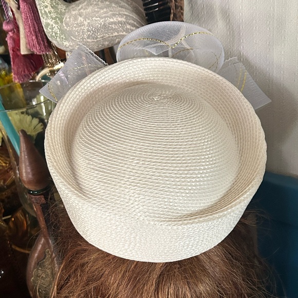 Vintage Cream Fascinator Hat with main image 9